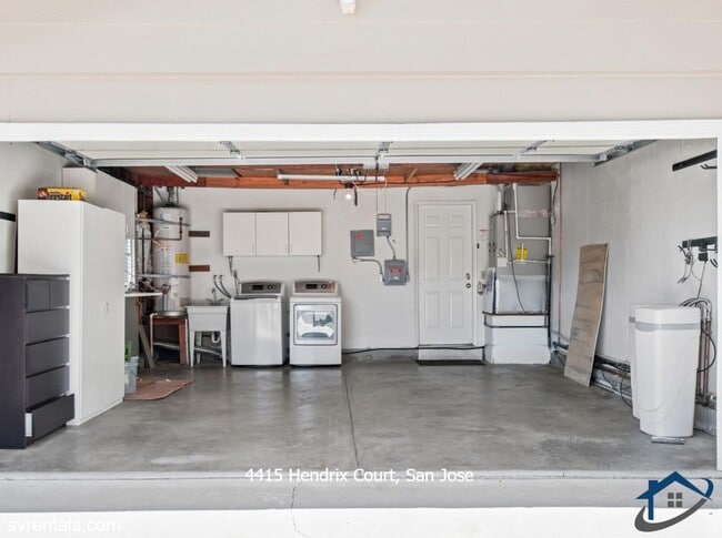 Building Photo - 4415 Hendrix Ct