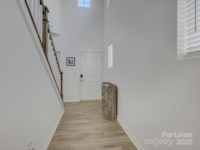 Building Photo - 13124 Rover St