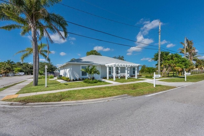 Building Photo - 1119 Osceola Dr