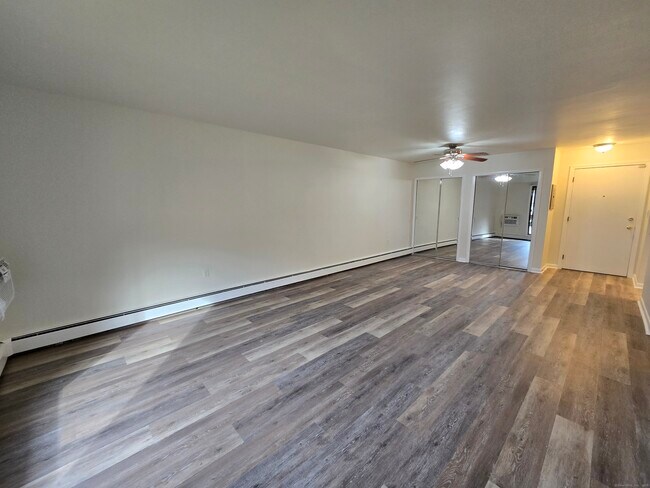 Building Photo - 1209 Cromwell Hills Dr