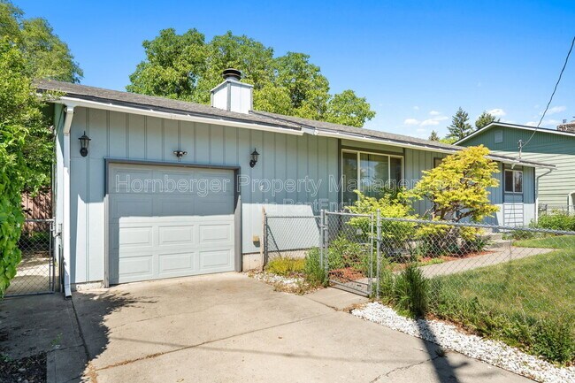 Building Photo - 1703 N Walnut Rd