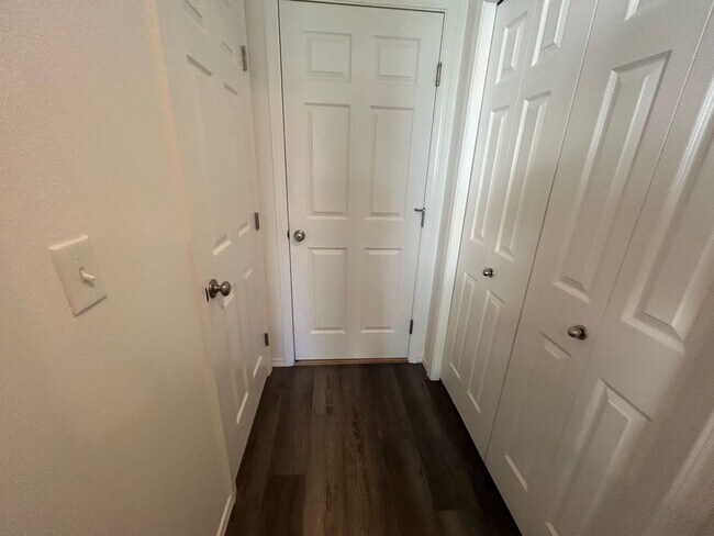 Building Photo - 3 Bedroom plus Loft For Rent! Victory Sout...