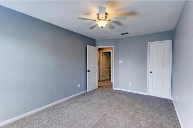 Building Photo - 1710 Palmetto Dr