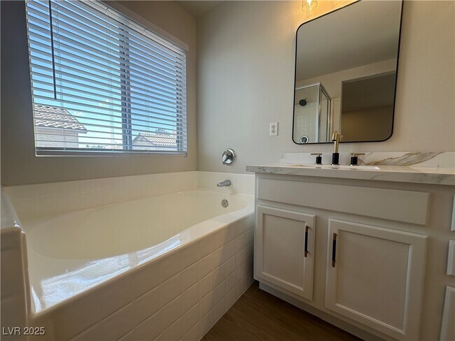 Building Photo - 2635 Cottonwillow St