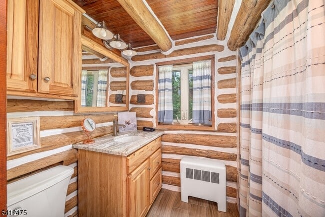 Building Photo - 121 Bearfort Rd