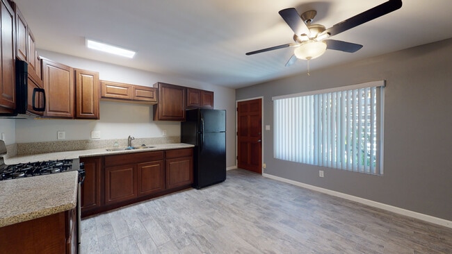 Building Photo - Sapphire Apartments