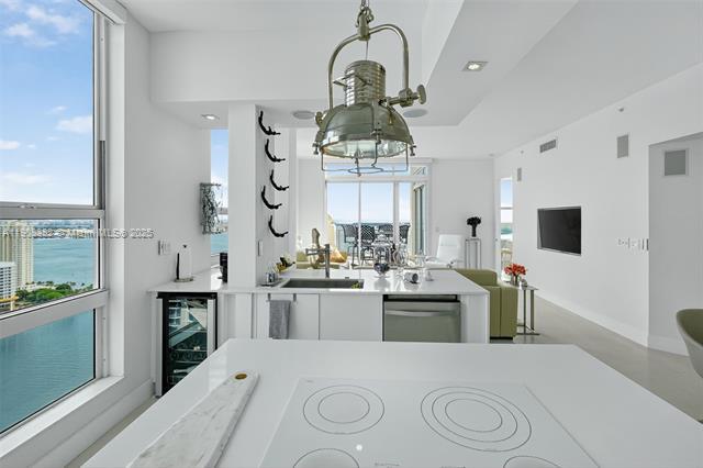 Building Photo - 1155 Brickell Bay Dr