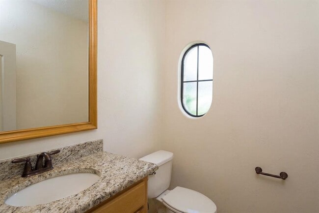 Building Photo - 104 Cedar Glen Cove