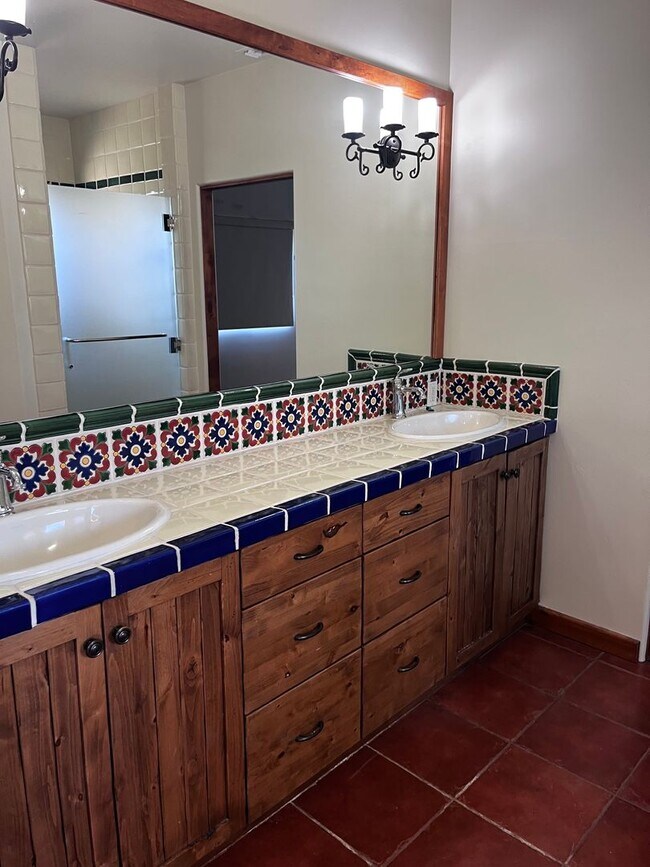 Building Photo - Montecito Property with a View and a Pool ...