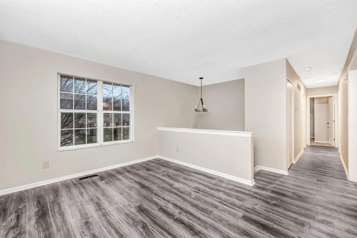 Building Photo - 915 Venetian Ter