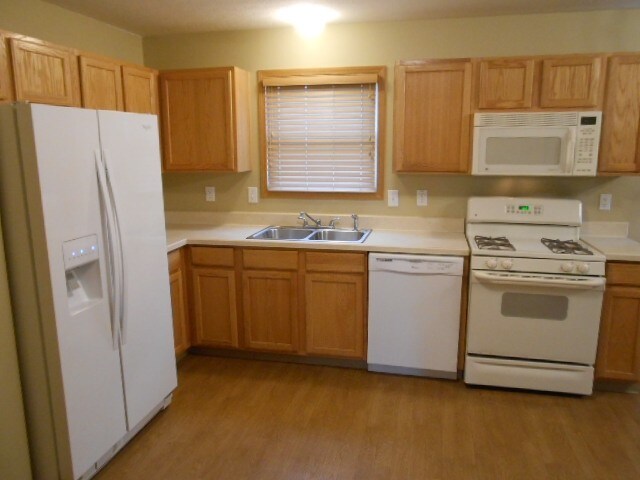 Building Photo - 485 Sycamore Creek St