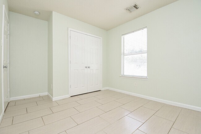 Building Photo - 29323 Hickory Terrace Dr