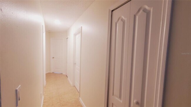 Building Photo - 2308 Lily Pad Ln