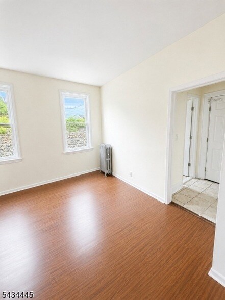 Building Photo - 137 Hammond Ave