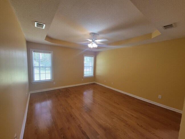 Building Photo - 4740 Waltons Cir
