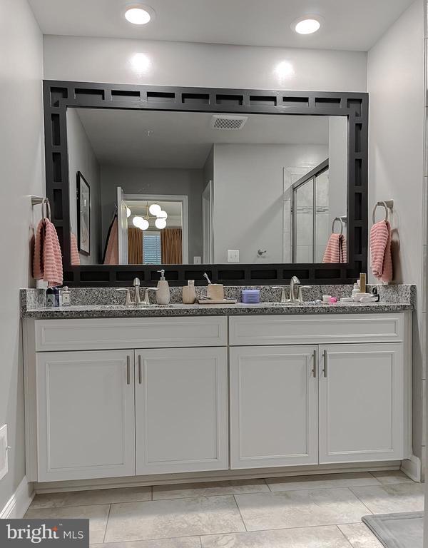 Building Photo - 23810 Myrtle Glen Way