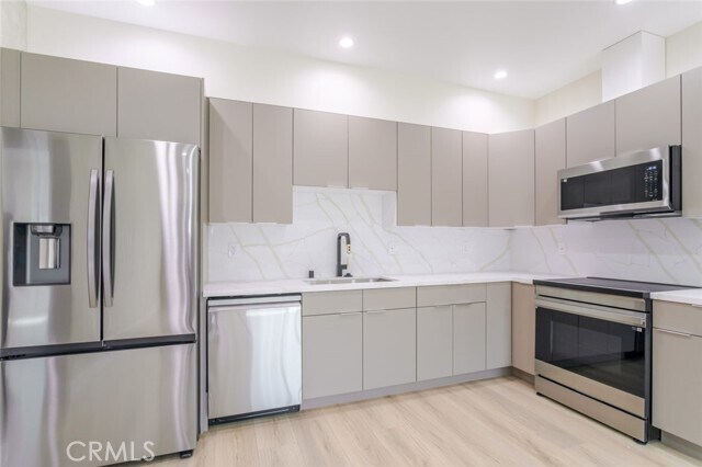 Building Photo - 11112 Emelita St