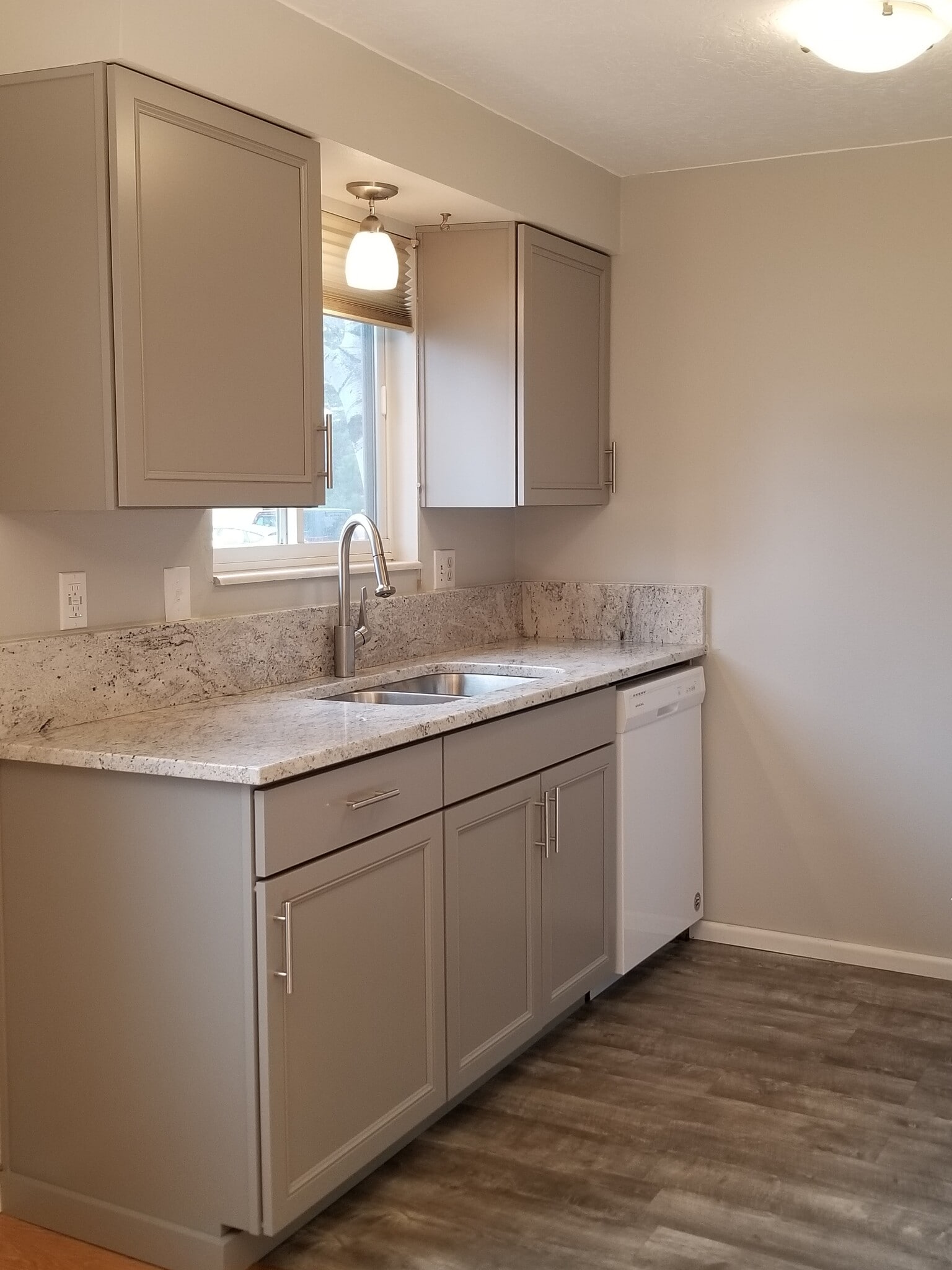 Building Photo - 1030 Davidson Dr