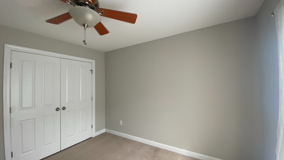 Building Photo - Room in House on Legendary Ln