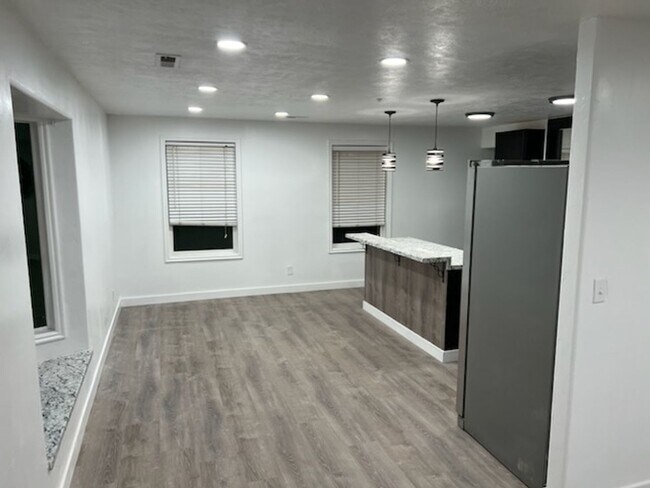 Building Photo - 780 N Lauritzen St