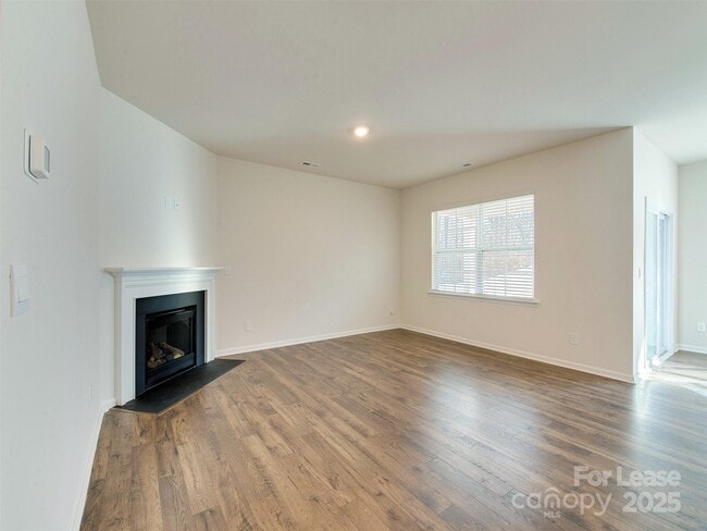 Building Photo - 3721 Stanley Crk Dr