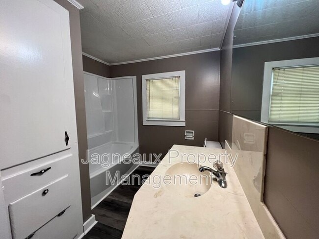 Building Photo - 3105 Deaton St