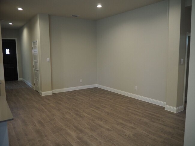 Building Photo - 2505 Starling St