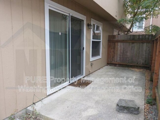 Building Photo - 4045 S Warner St