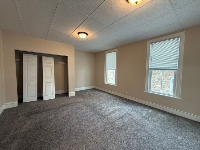 Building Photo - Pine Grove Mills Apartment!