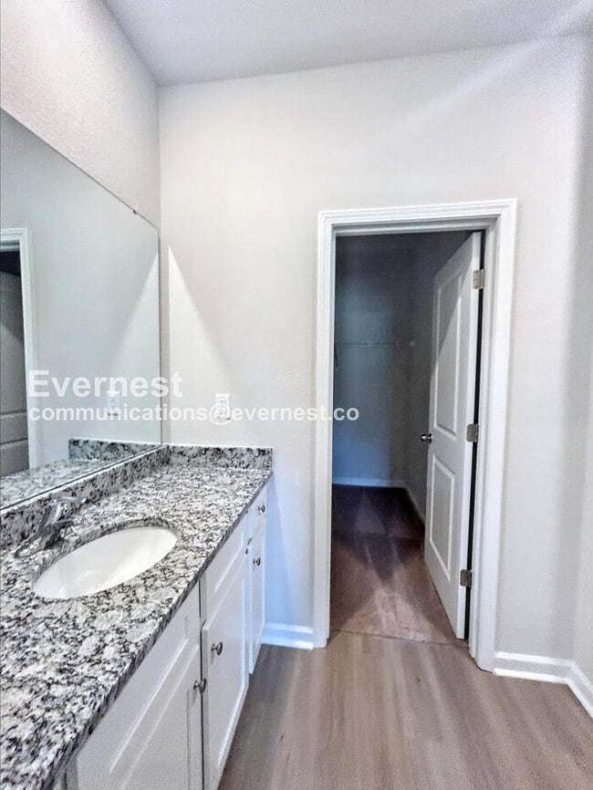 Building Photo - 209 Aniston Ln