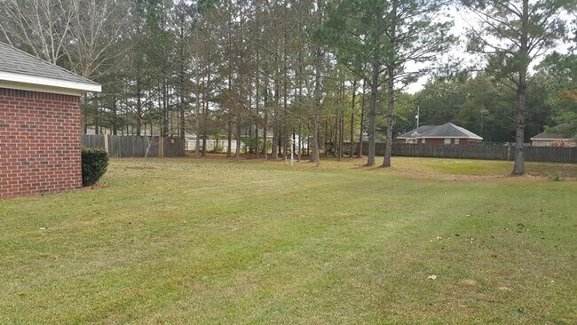 Building Photo - 3-Bed 2-Bath Brick Home located in the Heart of Foley