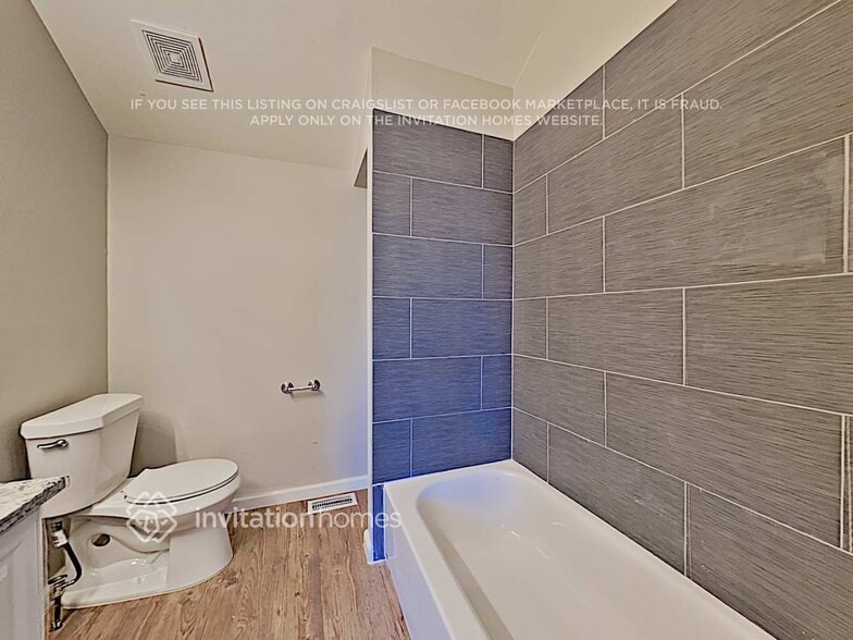 Building Photo - 3823 Dyanna Dr