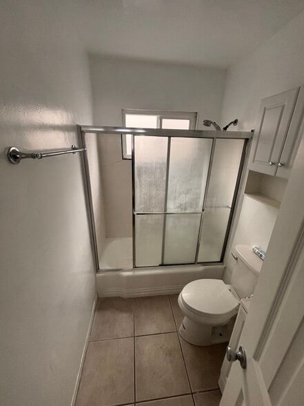 Building Photo - 924 N Ogden Dr