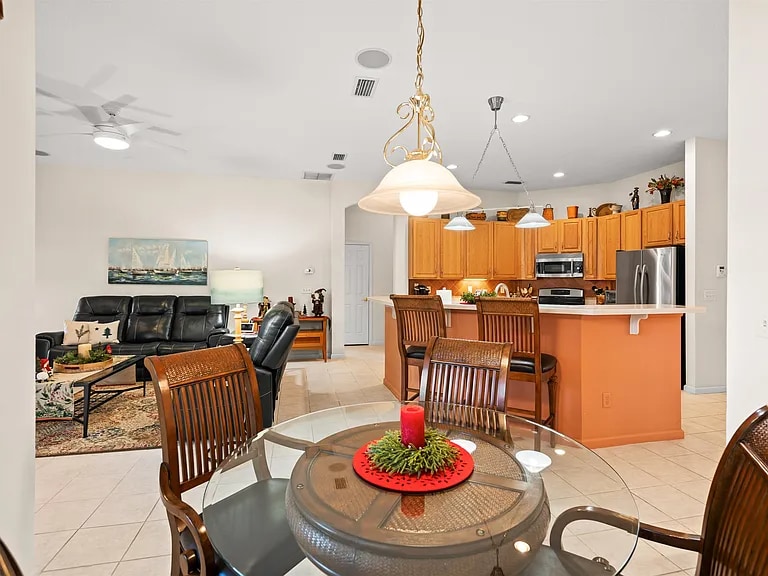 Building Photo - 184 Cacique Dr