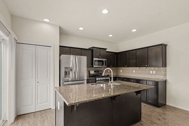 Building Photo - 3005 Eagle Loop NE