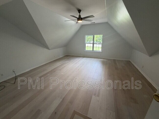 Building Photo - 112 Buena Vista Ct