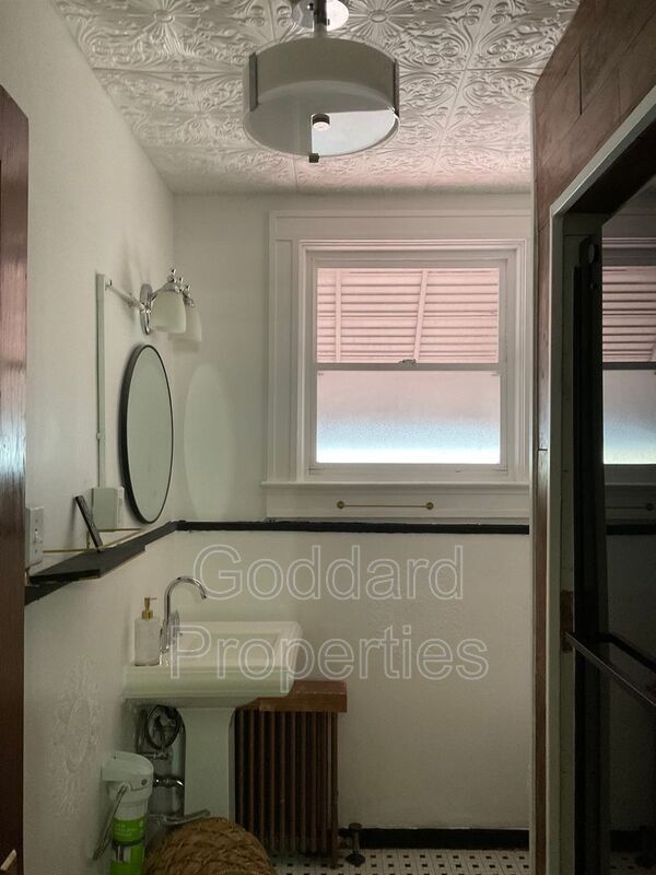 Building Photo - 4320 Sheldon Ave