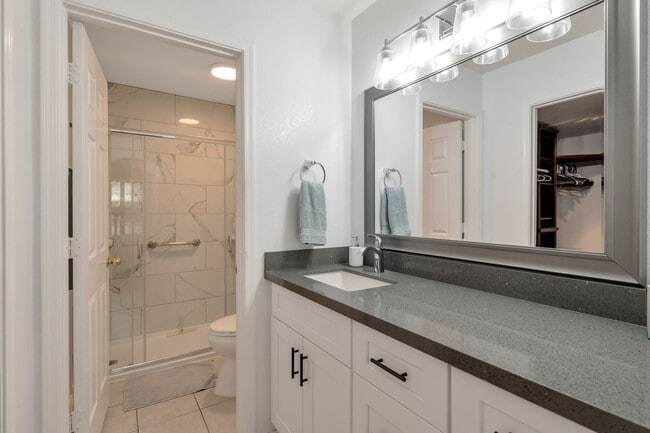 Building Photo - Fully Furnished Beautiful 2-bed, 2-bath PV Condo