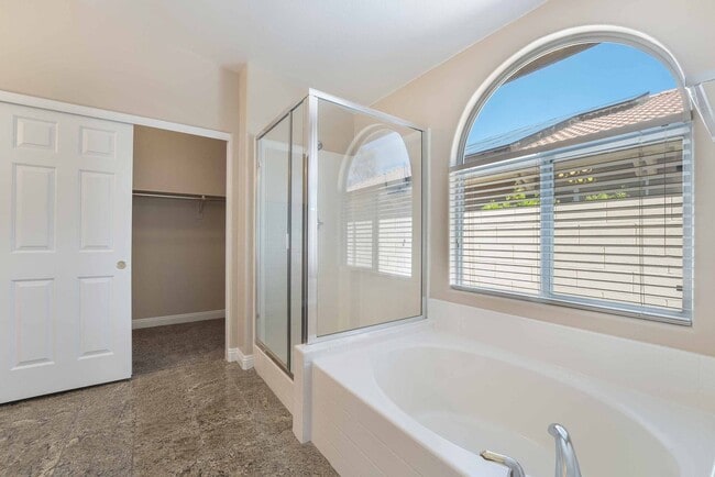 Building Photo - Gorgeous Mountains Edge Pool Home For Rent !