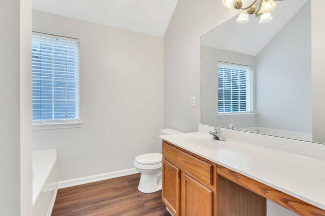 Building Photo - 5508 Kiev Dr