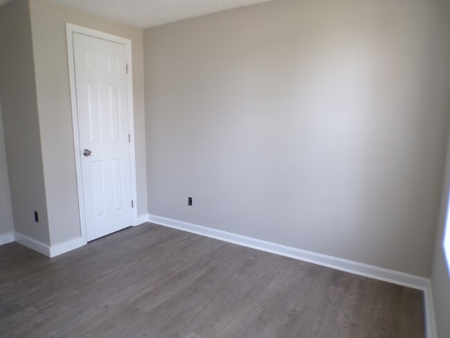 Building Photo - 2513 Ave I
