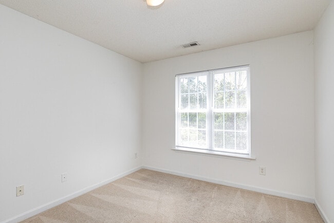 Building Photo - 6533 Clarksdale Ln