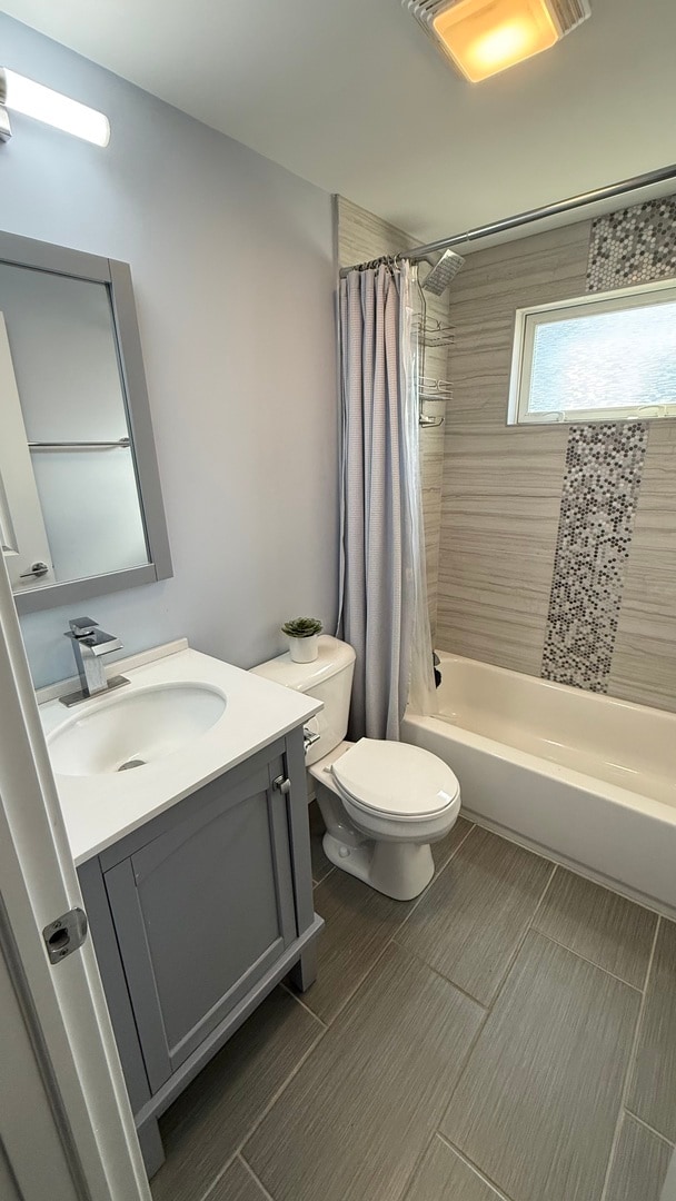 Building Photo - 8408 S Lorel Ave