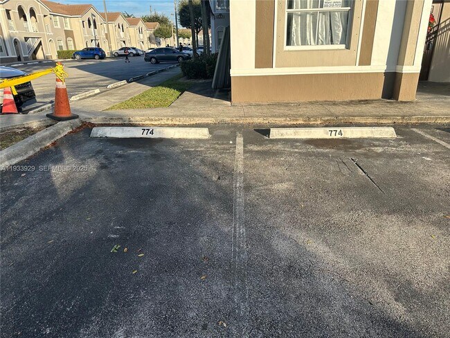 Building Photo - 2755 SE 16th Ave