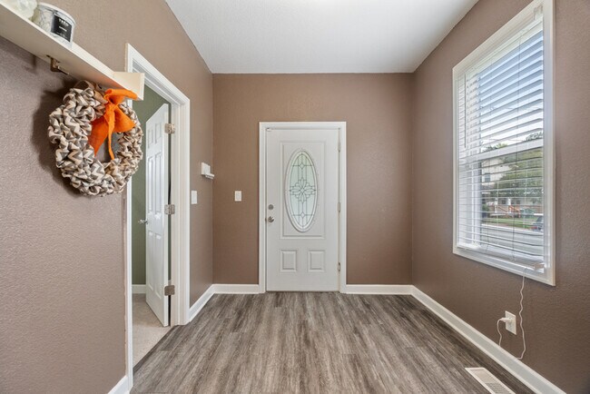 Building Photo - 846 W 41st St