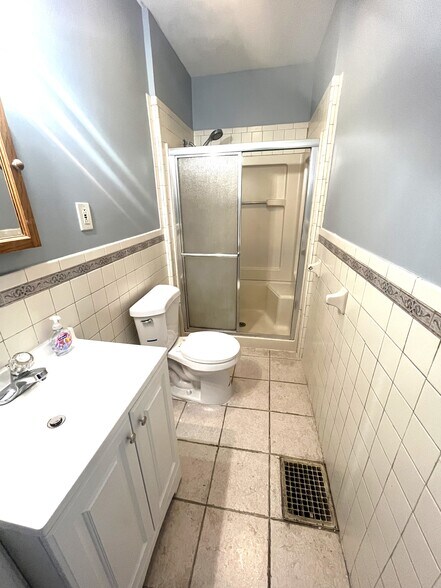 Building Photo - 715 Vine St