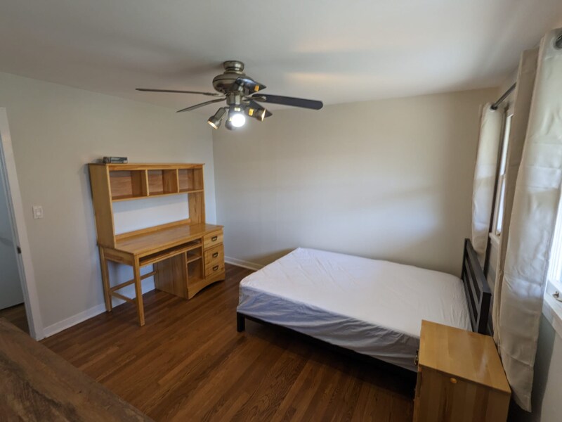 Building Photo - 404 Ewing St NW