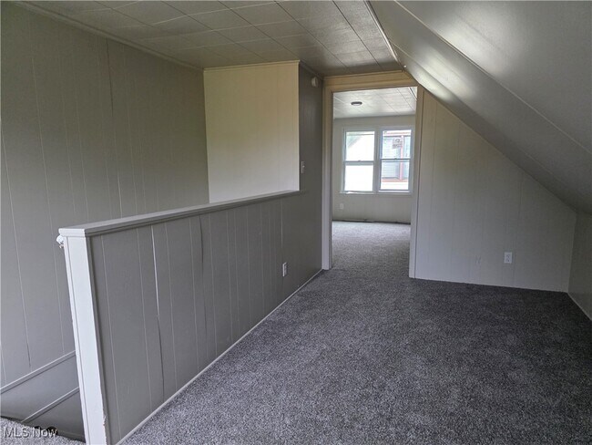 Building Photo - 859 E Avondale Ave