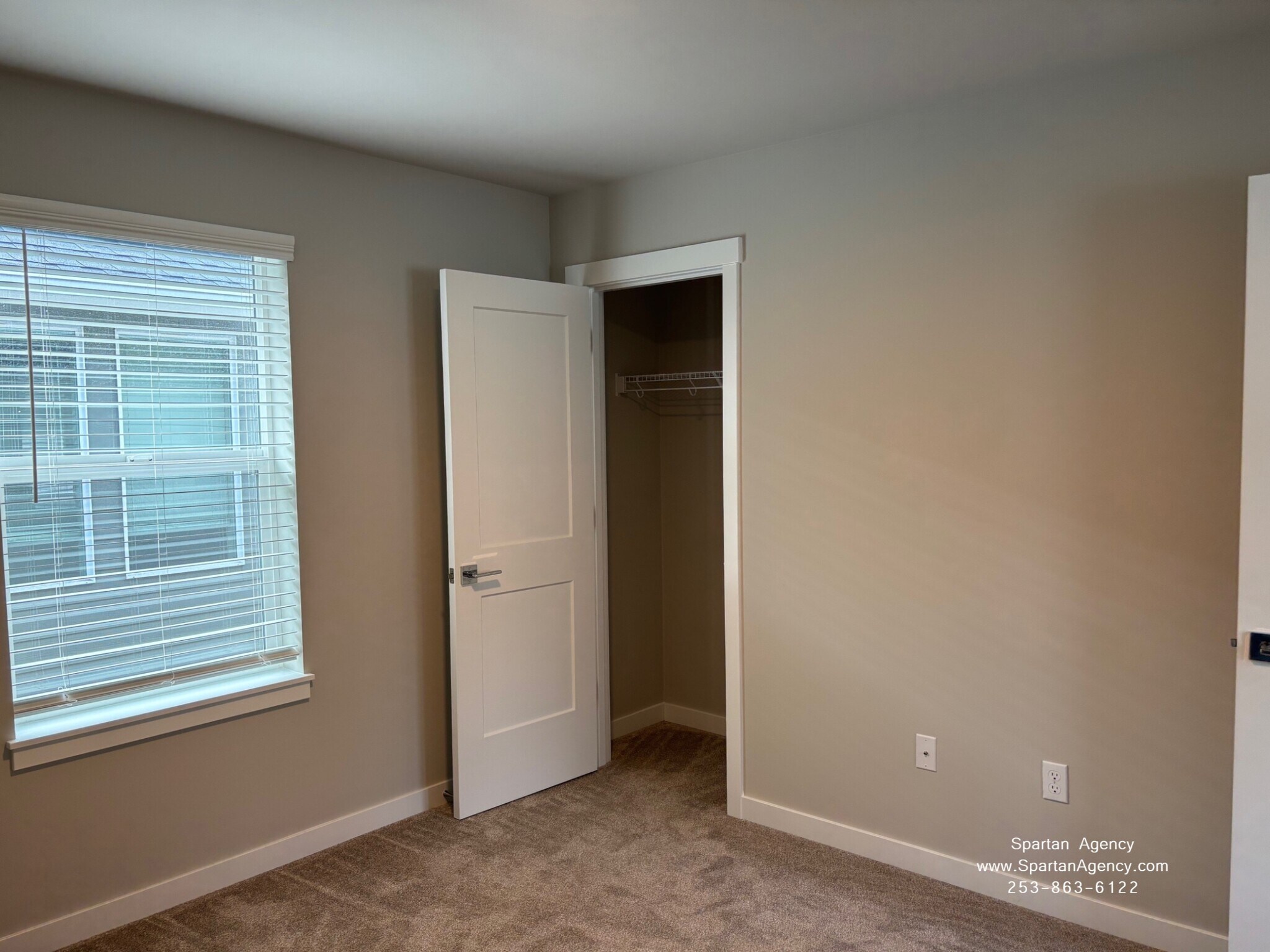 Building Photo - 507 15th St SE