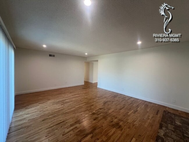 Building Photo - ***$1200.00 Off on 1st Month*** Torrance House 4 Bed 2 bath